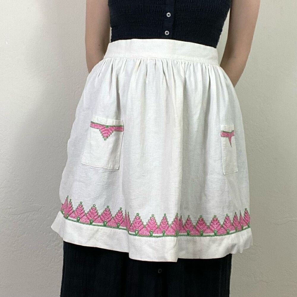 Vintage White & Pink Embroidered Half Apron with Pockets Size M